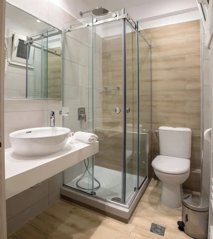 Standard Triple room with balcony