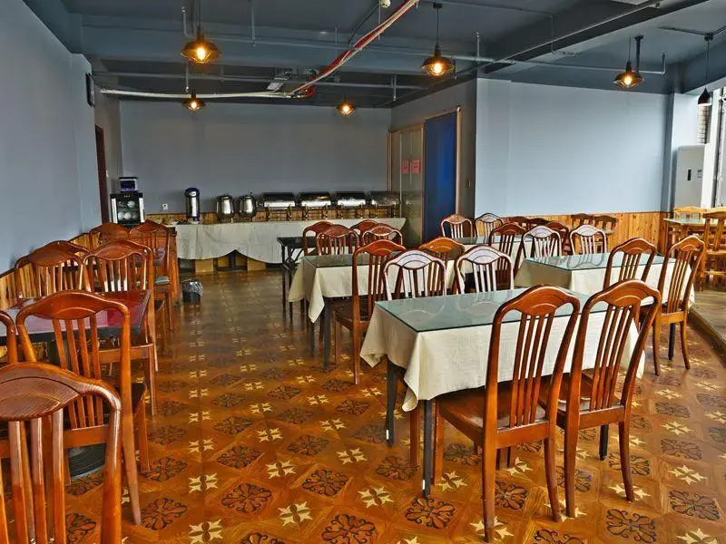 Food & Beverage