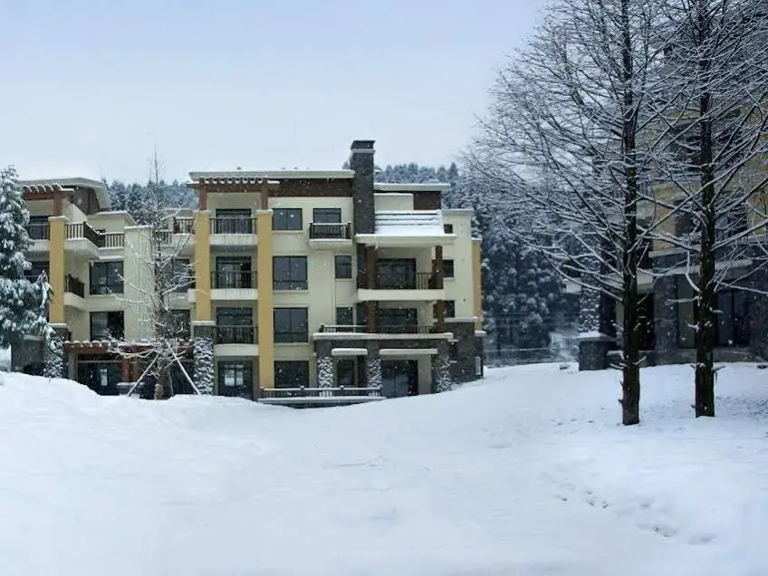 Mount Emei Qilingping Hot Spring Hotel