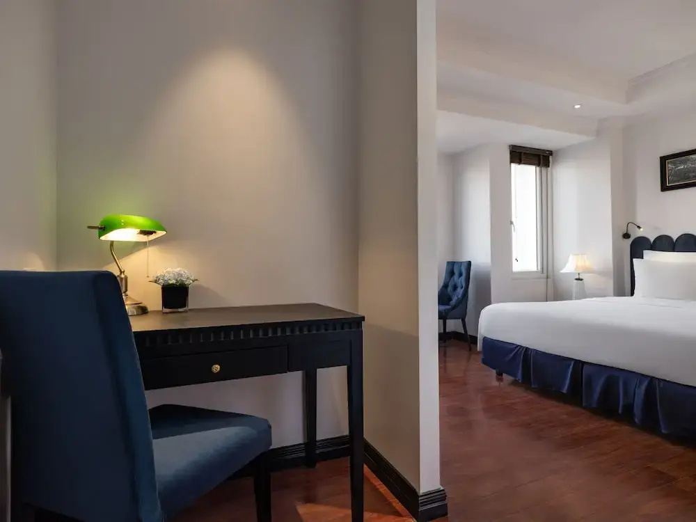 Deluxe room with balcony and with city view