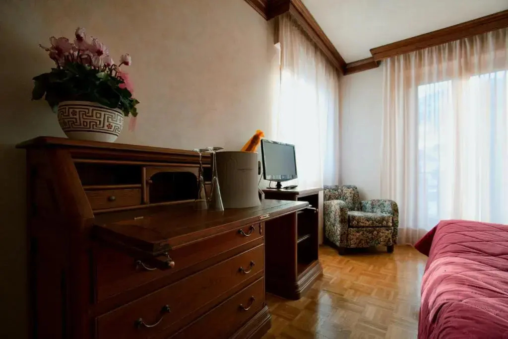 Standard Double room with balcony (full double bed)