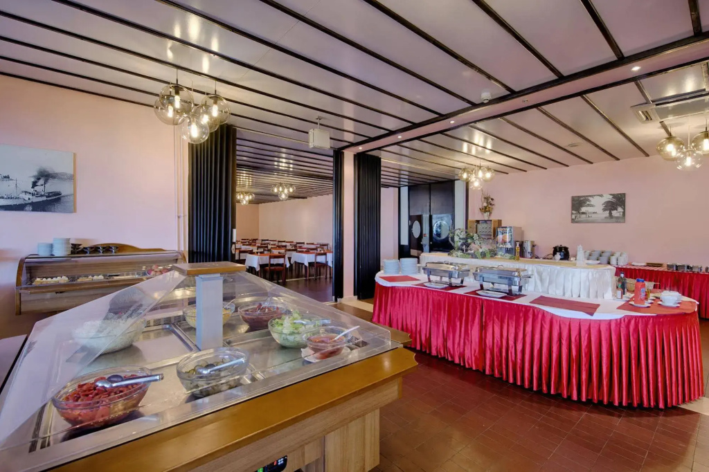 Hotel photo 12