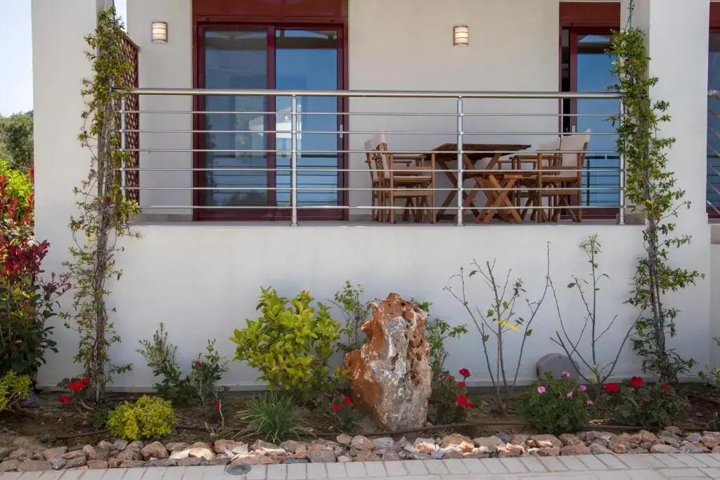 PhenΩmena Apartments