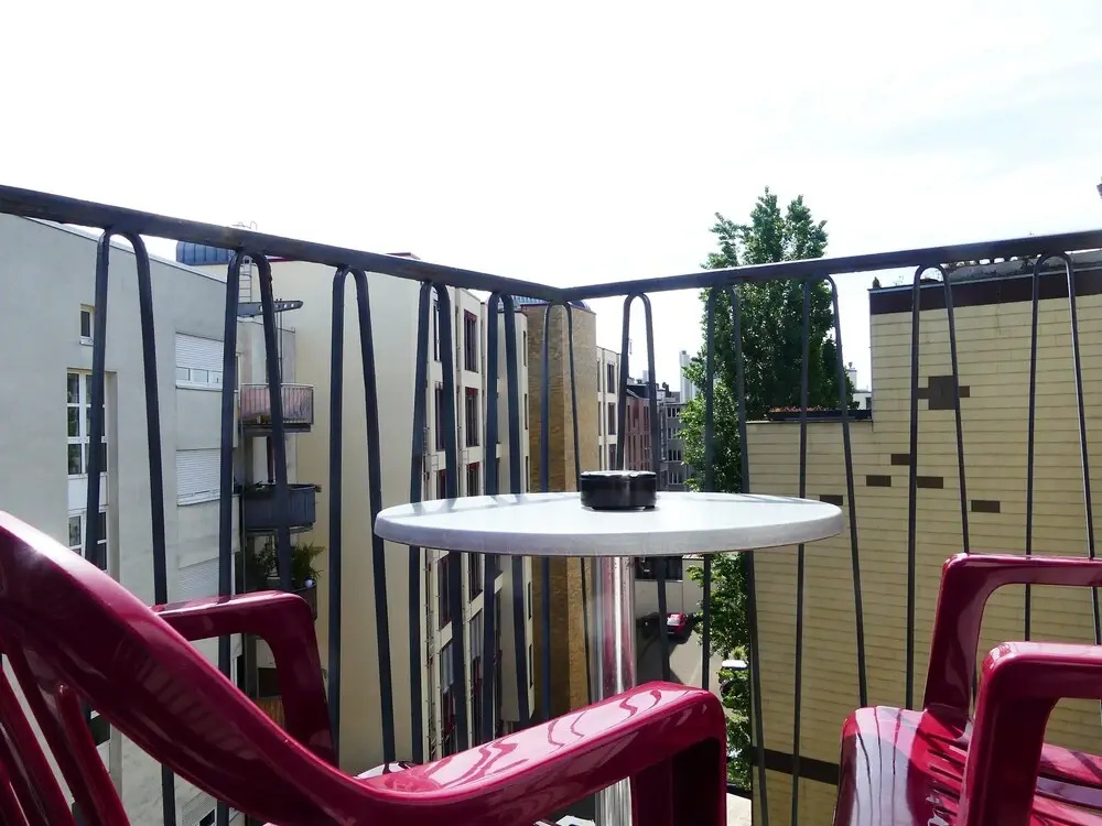 Standard Single room with balcony (single bed)