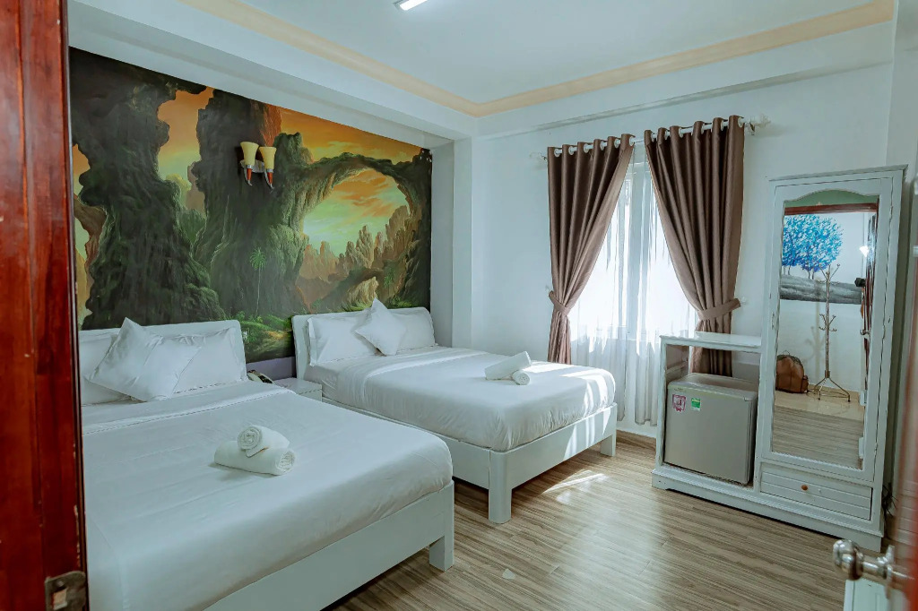 Ken's Backpackers Hotel by null