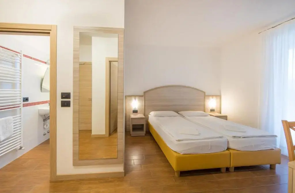 Standard Double room with garden view (full double bed)