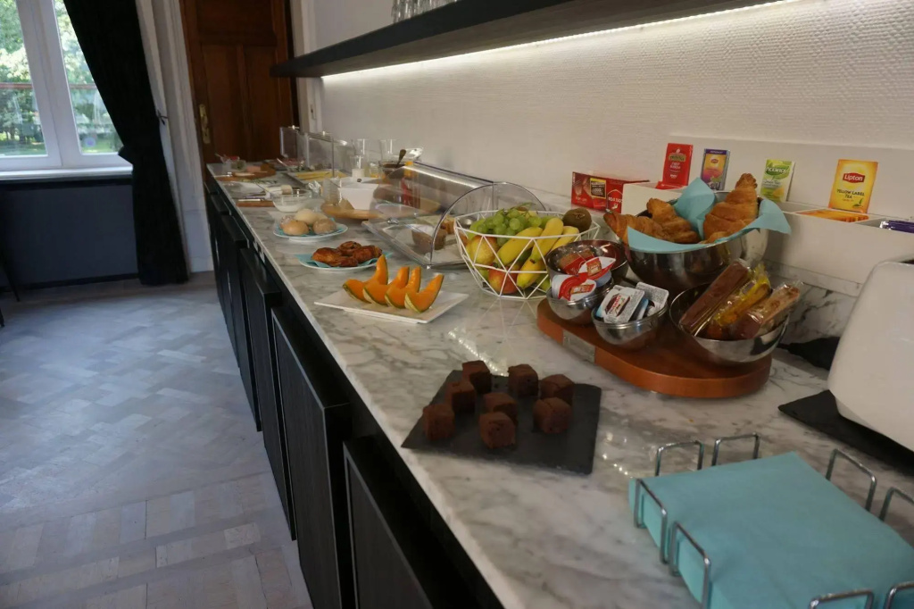 Hotel photo 11