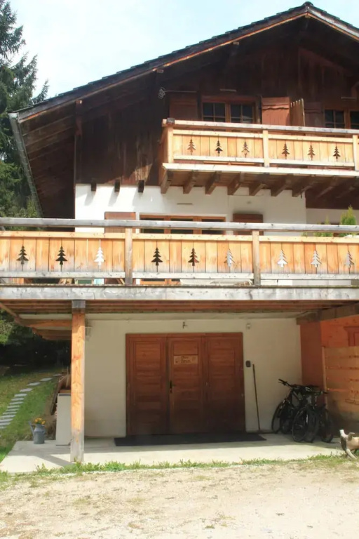 Apartment With Parking in Chatel