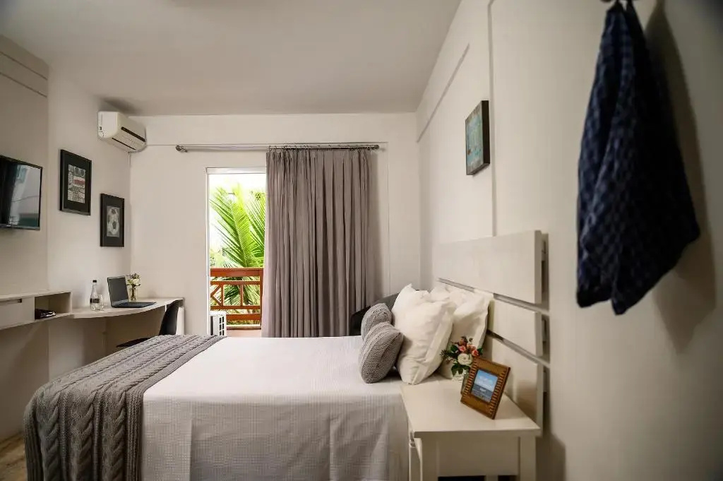 Deluxe Double room with partial sea view (full double bed)