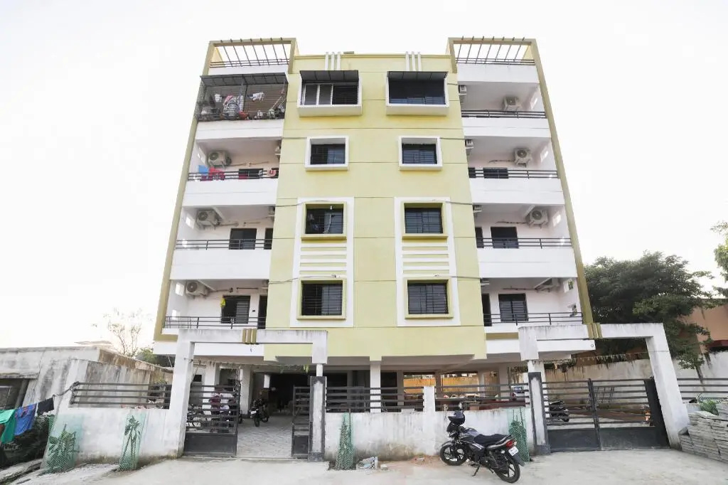Hotel Club Metro by OYO Rooms