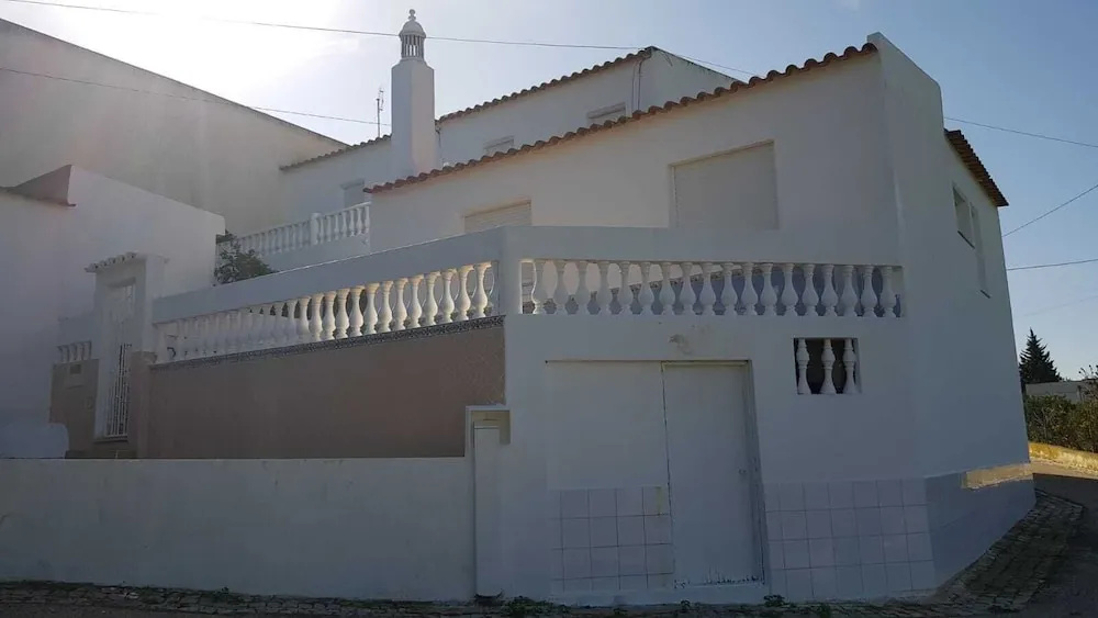 Lagoa 5 bed house- Red Ba Accomm UK