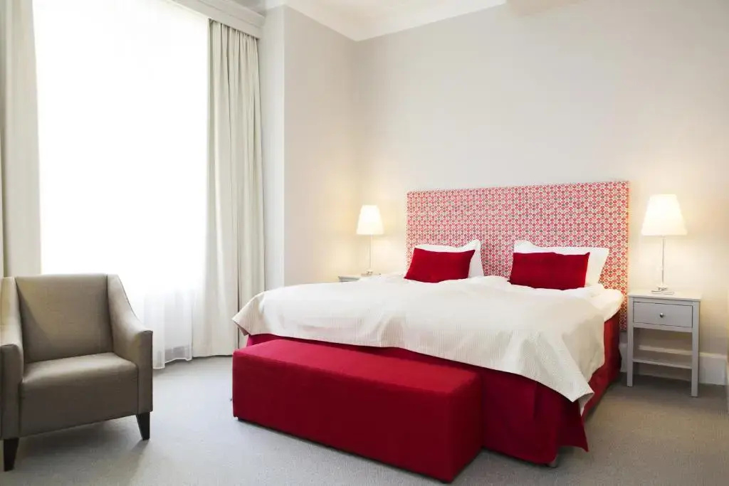 Deluxe Double room (full double bed)