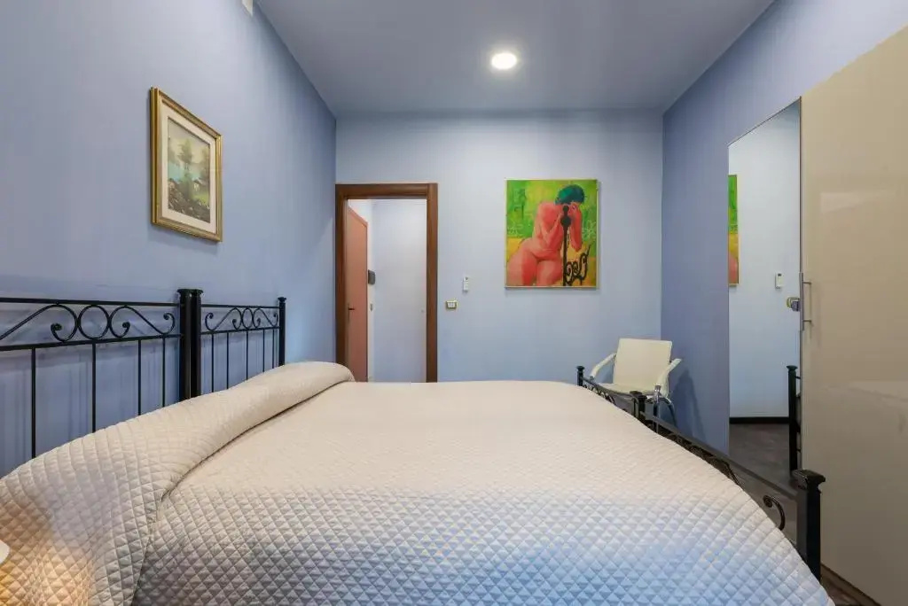Deluxe Double room (full double bed)
