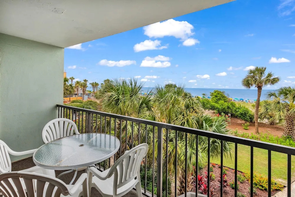 2BR Ocean View Condo w Private Balcony