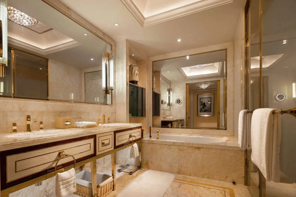 Deluxe room with harbour view