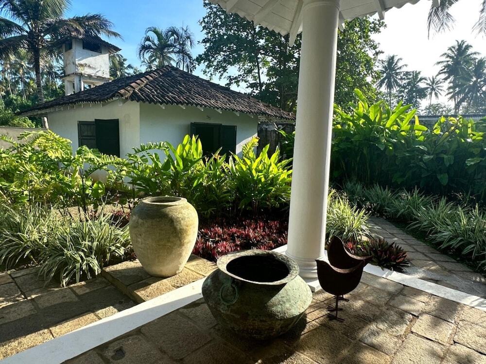 If Villa In Unawatuna