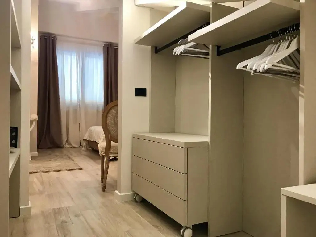 Comfort room