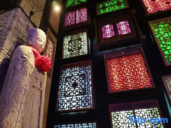 Six Arts Museum Hotel