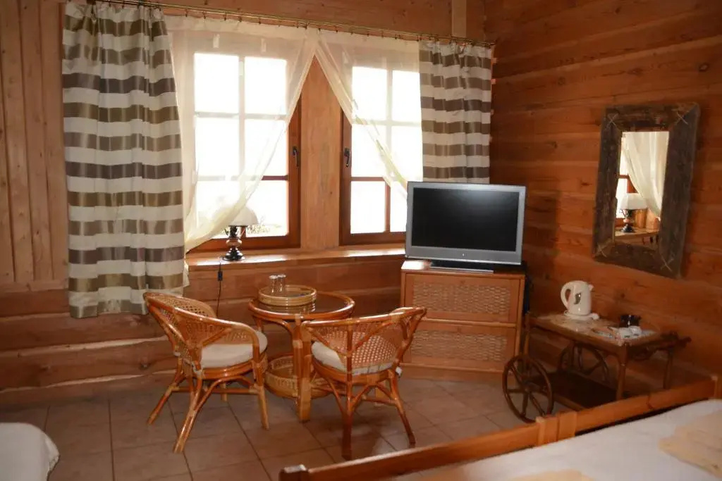 Standard Double room with lake view (full double bed)