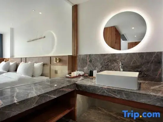 Standard room with river view