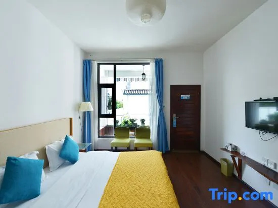 Standard Double room with courtyard view (full double bed)