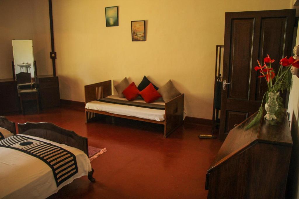 Ancoombra Tea Estate Bungalow