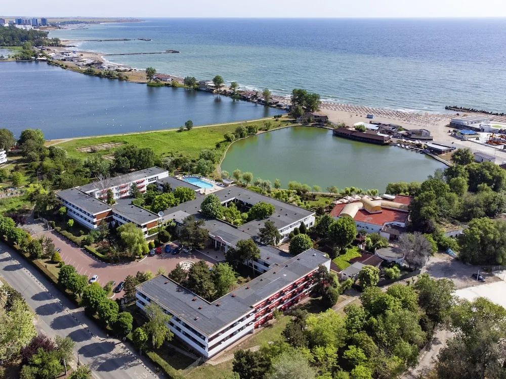 Beach & Waterfront