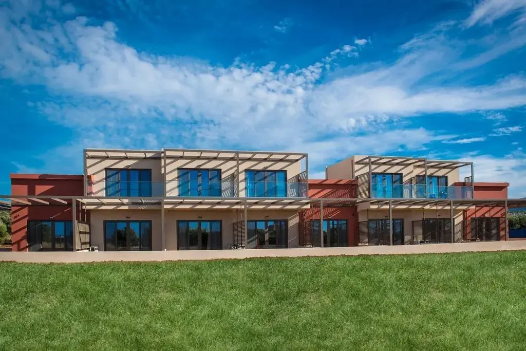 Oasis Apts