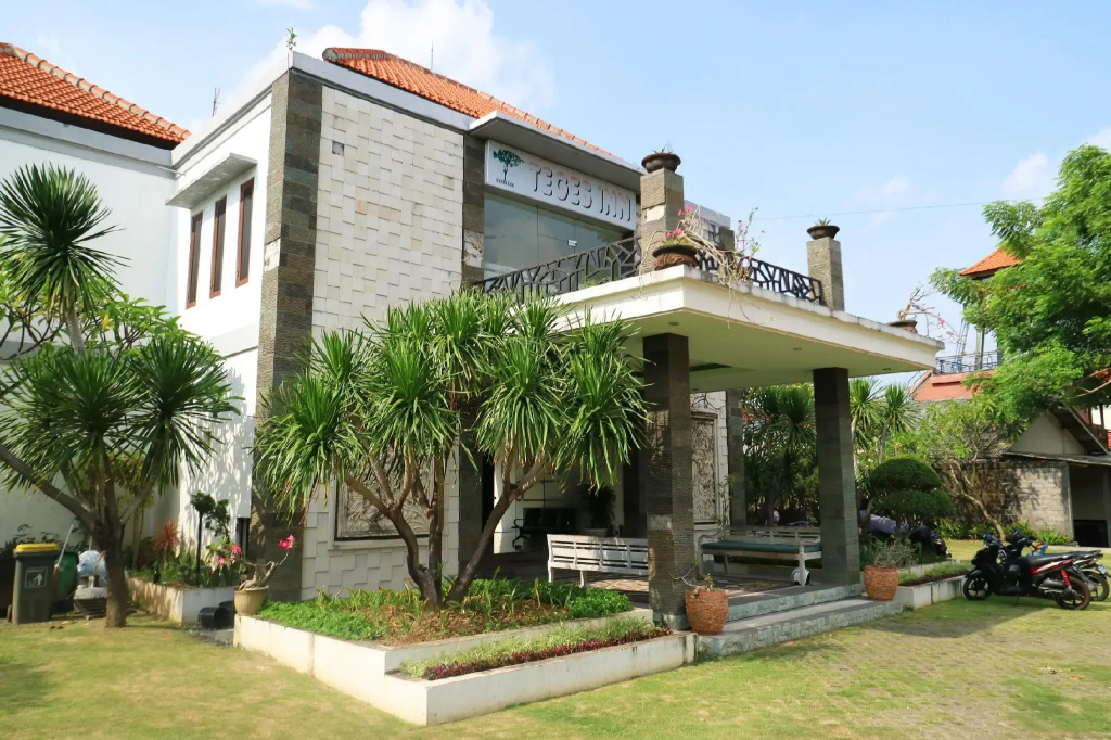 OYO 3910 Teges Inn