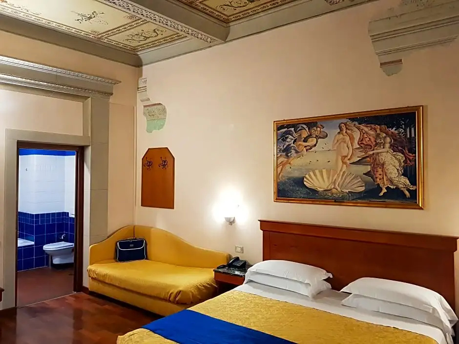 Standard Triple room