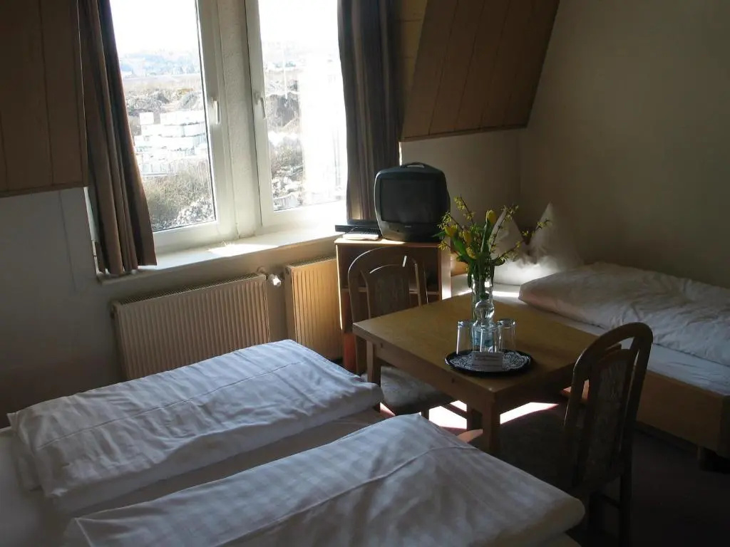 Standard Triple room