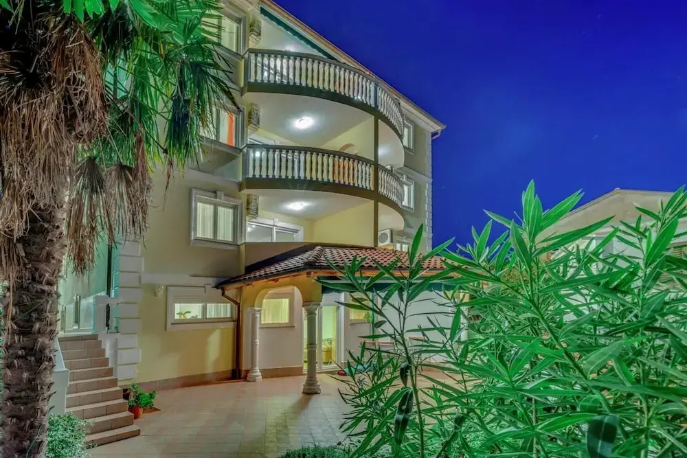Luxurious Apartment in Kvarner by Sea