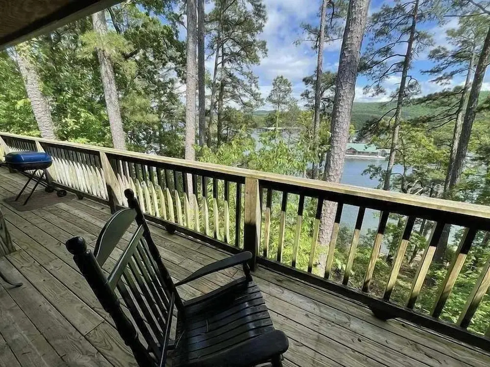 C8, Two bedroom, two bath log-sided, lake view luxury cottage with hot tub by RedAwning