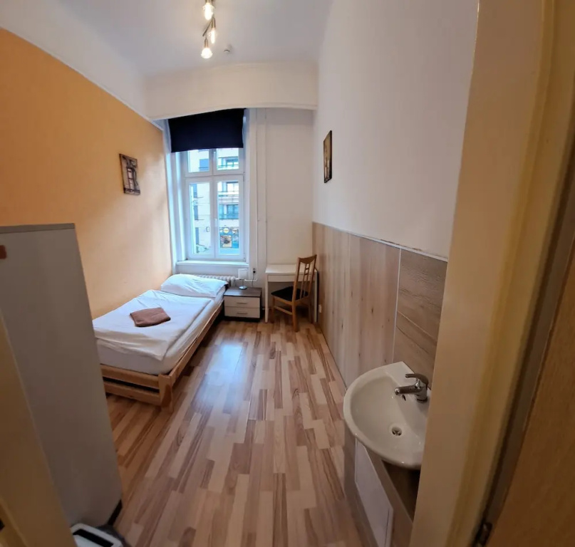 Economy room