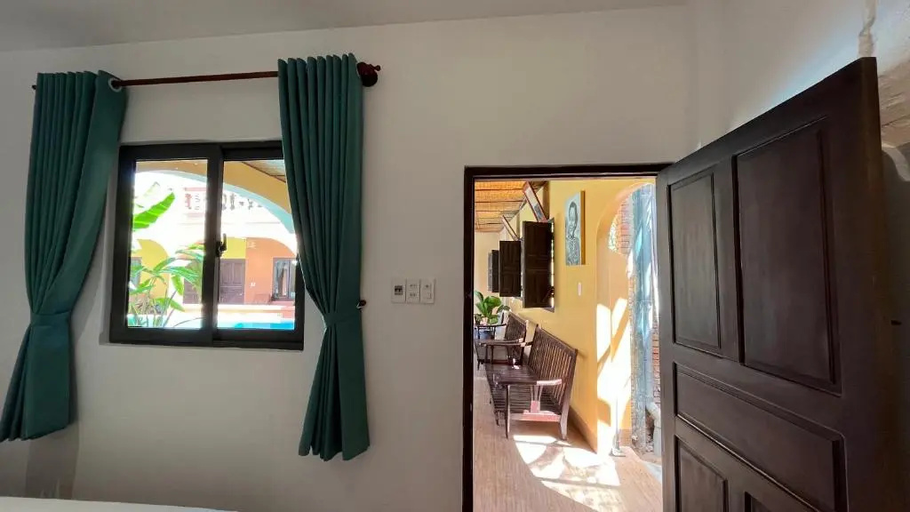 Lobby & Reception