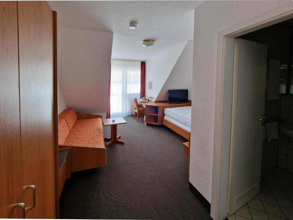 Economy room