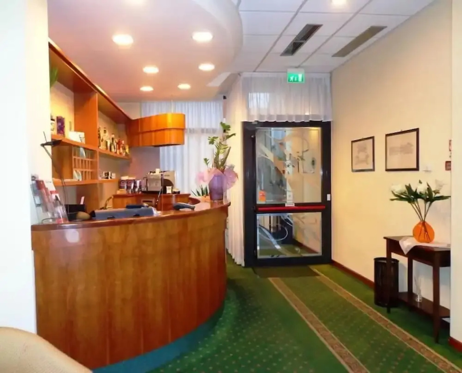 Hotel photo 2