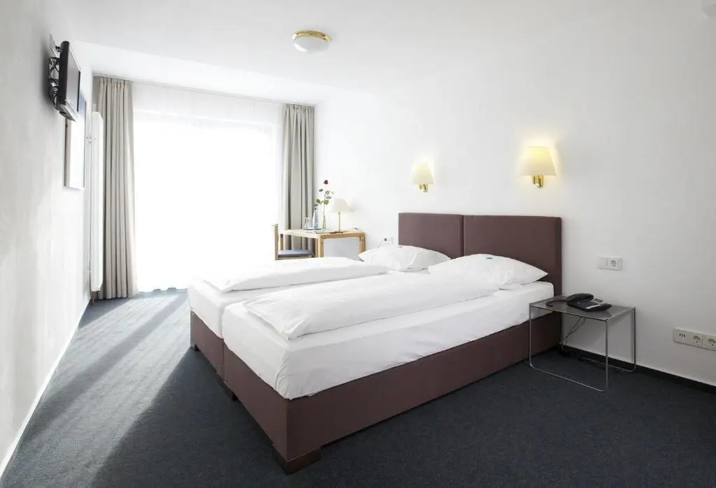 Standard Double room (full double bed)