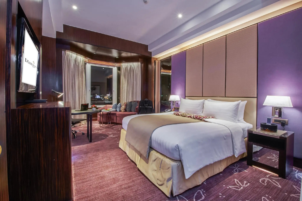 Standard Double Club room (full double bed)