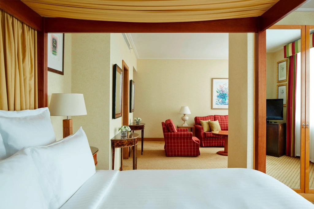 1 Bedroom Double Suite (full double bed)