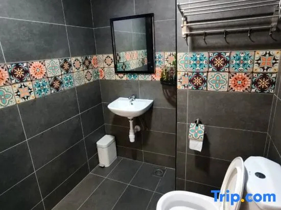 Midas 1BR Modern Vintage 5pax Netflix Pet Friendly