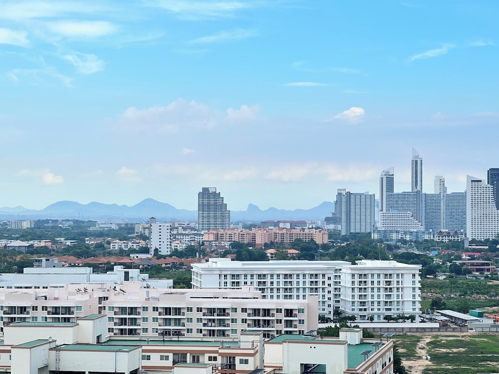 One-bedroom Sea-view Condo, 17th Floor Angket, Jomtien