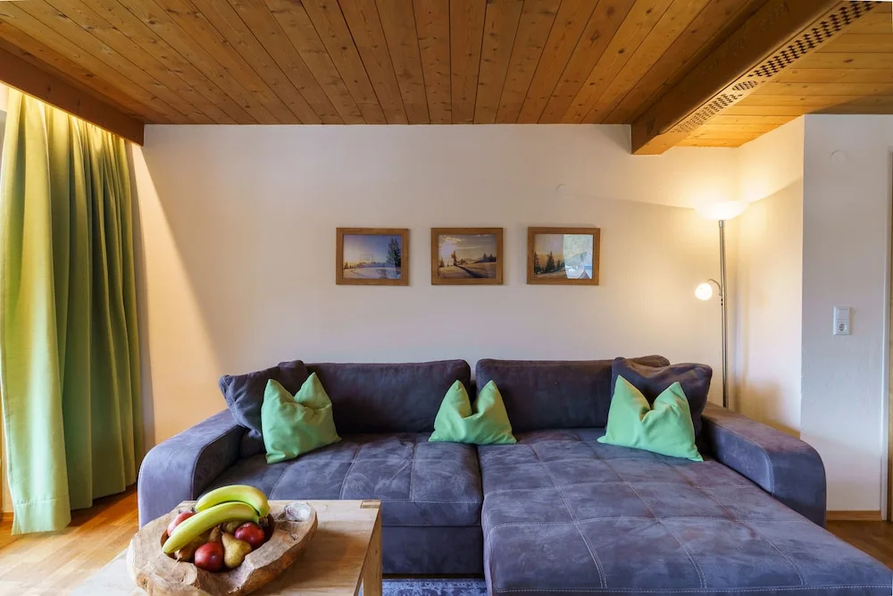 2 Bedrooms Apartment with balcony and with mountain view