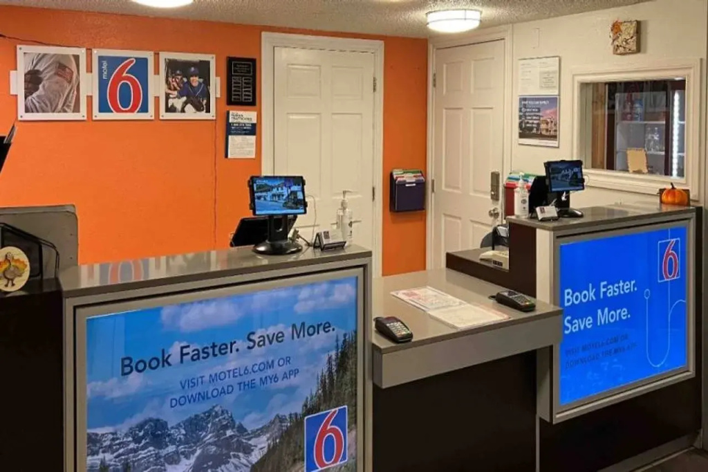 Motel 6 Butte, MT - Historic City Center
