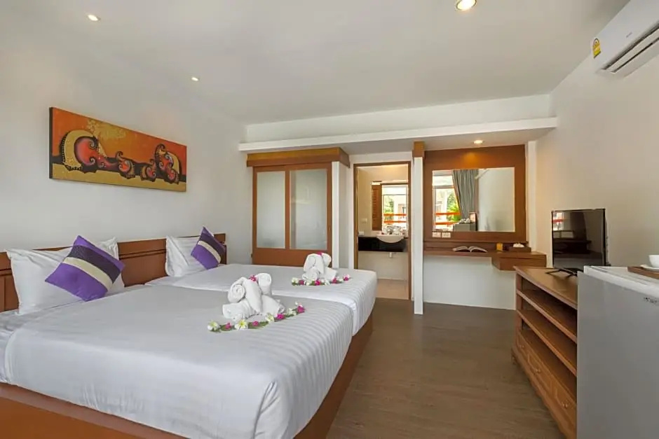Superior Double room with pool view (full double bed)