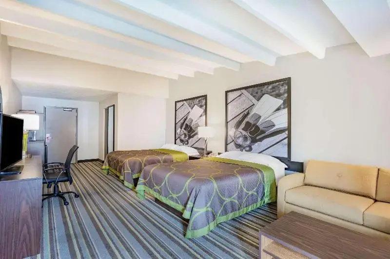 Deluxe Quadruple room