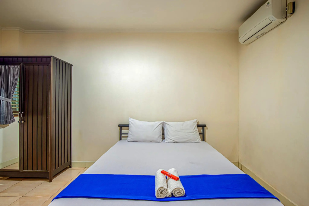 Deluxe Double room (full double bed)