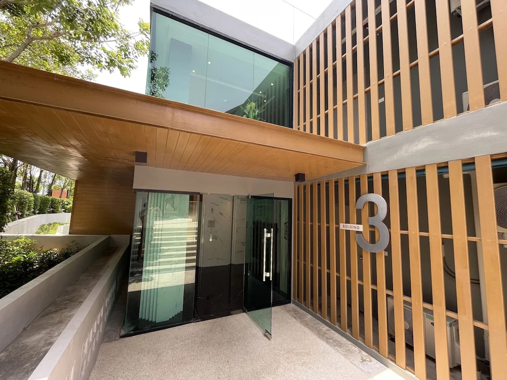 Deluxe apartment at Panora by Lofty