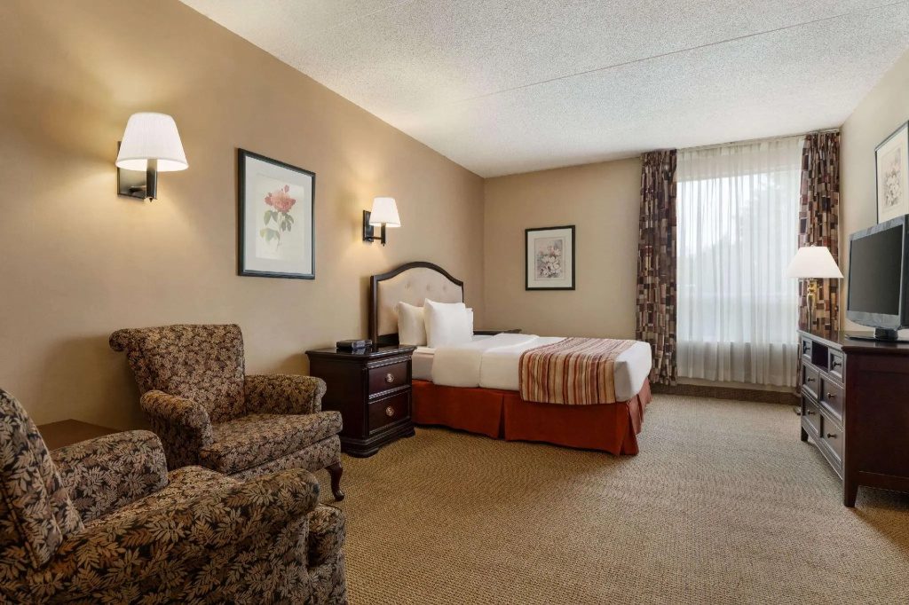 Standard Double room with partial view (full double bed)