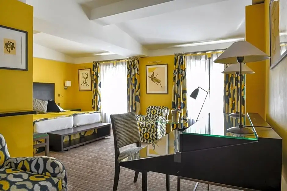 Double Junior Suite (full double bed)